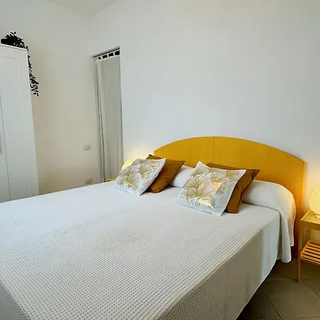 25 * Forte dei Marmi